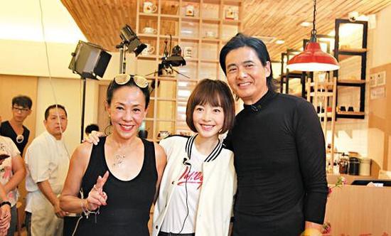 周润发表明不会零片酬拍戏 称赚钱是规矩