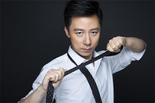 王茂蕾：“老顽童”义父慈爱上线 戏内戏外超宠“大闺女”景甜