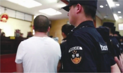 流窜作案身背760起投诉 全国首例房屋中介涉黑