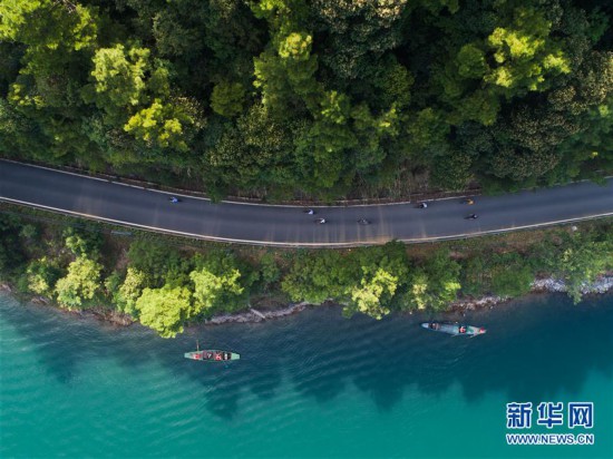 (环境)(3)千岛湖“公益船队”共护“一湖碧水”
