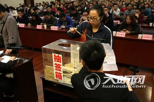 职工收入证明_就业困难人员认定材料简化无需本人提供无收入等证明(2)