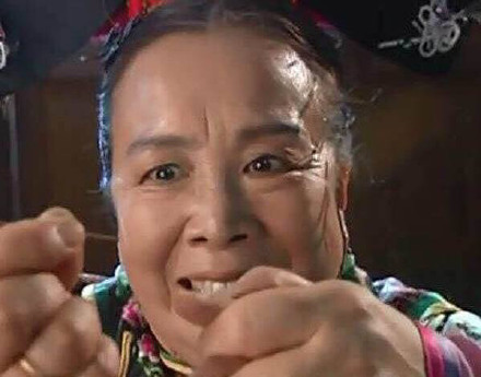 如懿封后容嬷嬷开始扎针 这个操作竟然有点可爱