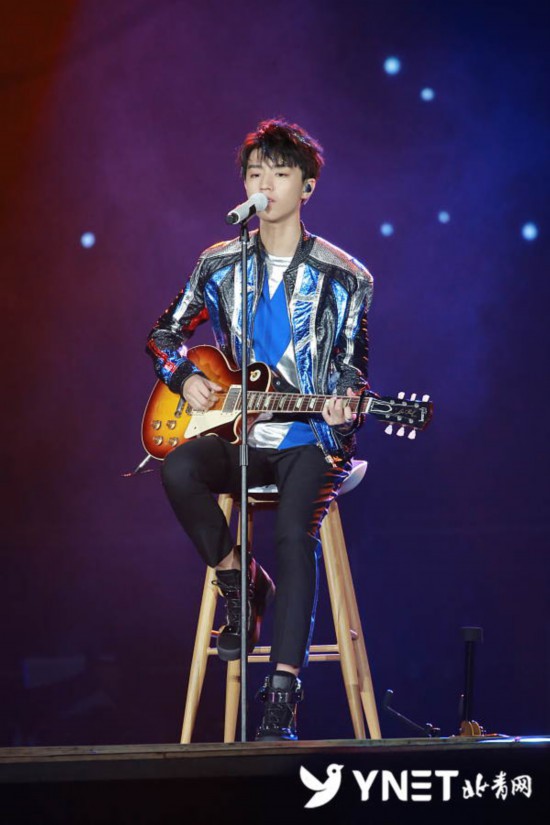 撩炸女生心!王俊凯家乡办19岁儿童弹唱热舞生日爵士舞少女图片
