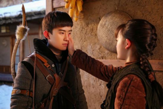 《天坑鹰猎》今晚上星 二鼻子郑好鹰屯第一宠