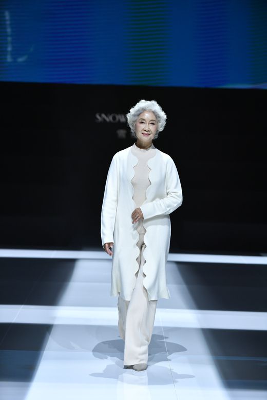 2019针织内衣展_“界亦无界”雪莲2019春夏羊绒针织流行趋势发布