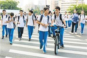 椰城绽放文明花:穿衣打扮平常事 细微处显文明