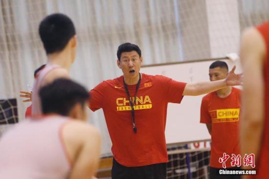 中国男篮新主帅李楠:从被质疑到逆袭