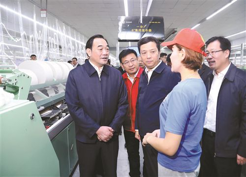 周铁根:倾情倾力对口援疆 努力实现合作发展