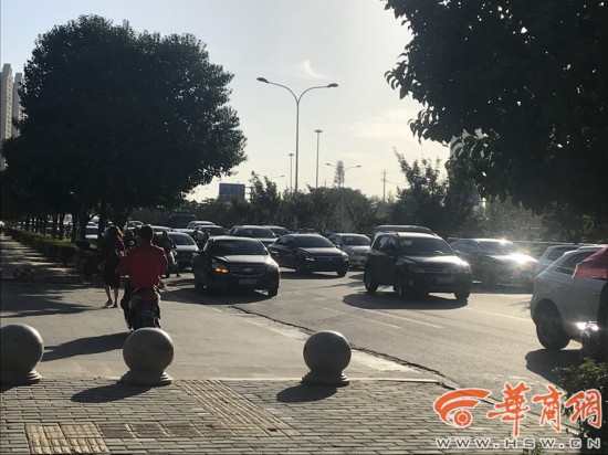 实拍西安限行解除第一天早高峰 你被堵在路上