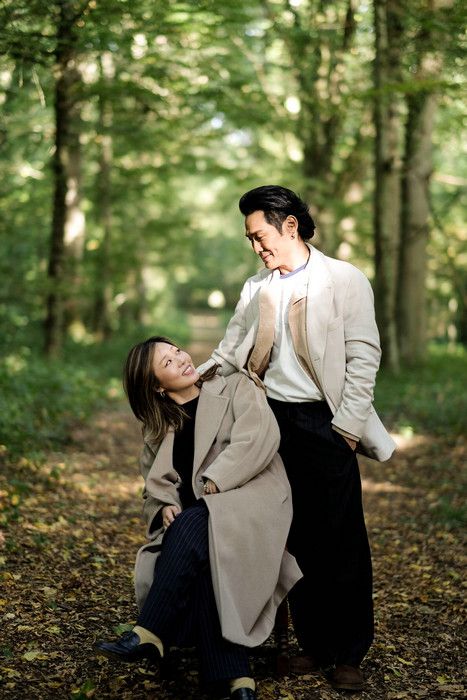 杜德伟伴爱妻散步巴黎 绅士雅痞显成熟魅力