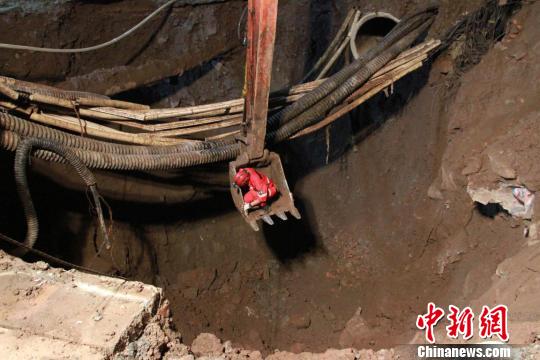 塌陷区人口_煤矿塌陷区图片