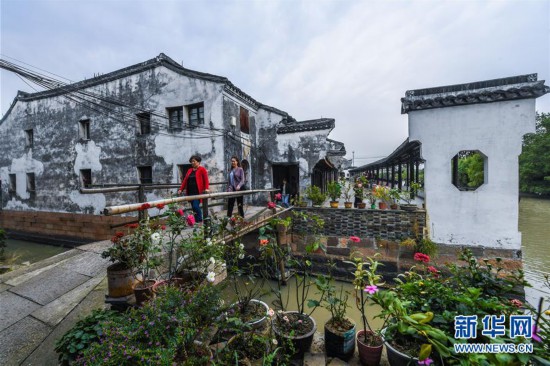 (社会)(1)提升改造古村落 建设美丽乡村