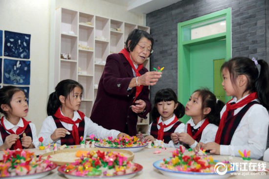诸暨:传承民间技艺 老艺人进课堂
