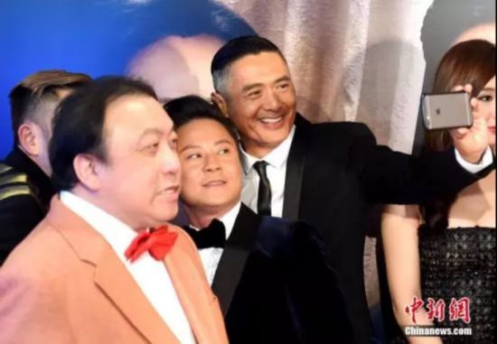 【只言】周润发裸捐56亿 真正的富足来自内心