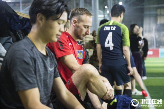 足球洋教练培养中国C罗 想融入杭州的生活