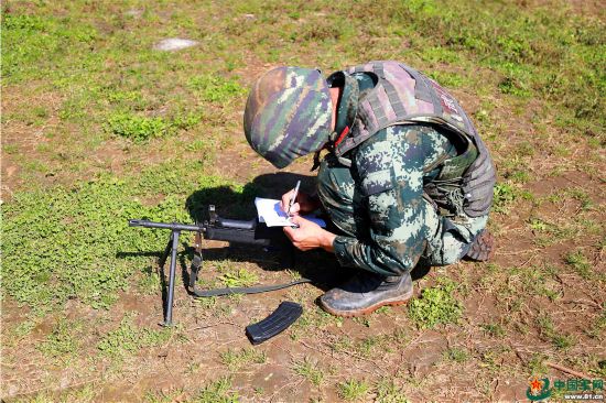 没有98K,看武警官兵如何练就吃鸡绝技