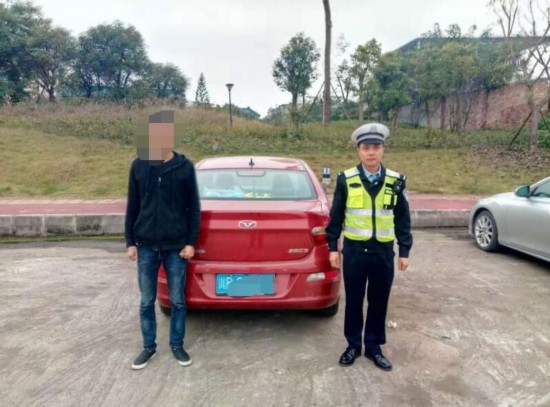 男子吸毒驾照被注销 无证驾驶被行政拘留