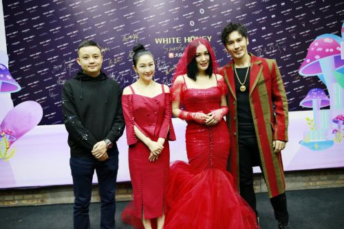 共享婚纱礼服BG真人平台WhiteHoney亮相中国时装周(图5)