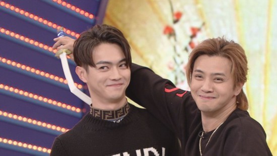 吴谨言许凯上《娱乐百分百》 模仿朱碧石获得