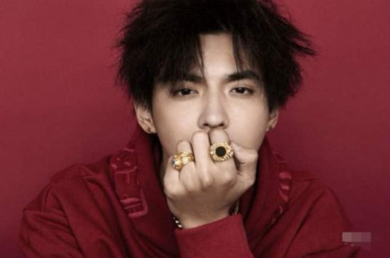 吴亦凡回应刷榜:我的粉丝不是机器人,更不是假