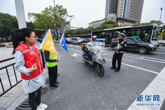 （社会）（2）浙江温州：强化“骑手”上路管理 提升文明骑行意识