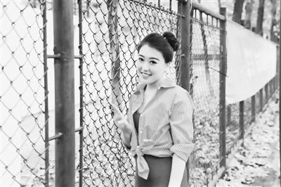 杭电女生辅导员写诗帮男生女生脱单美女多脸上绒毛图片