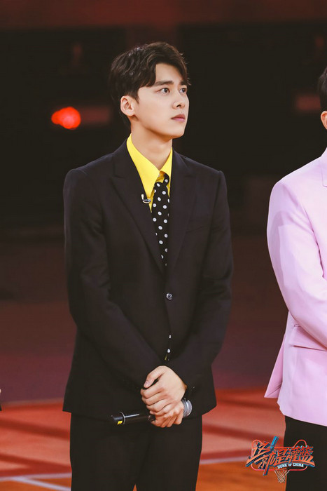 《这就是灌篮》总决赛李易峰感谢郭艾伦,胡卫