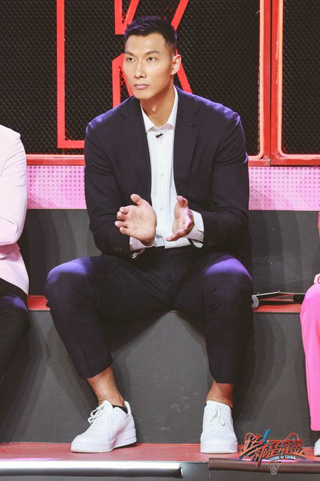 《这就是灌篮》总决赛李易峰感谢郭艾伦,胡卫