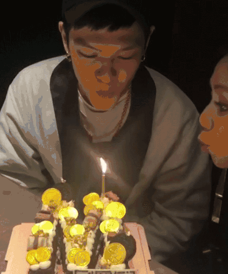 邓紫棋甜蜜为男友庆生,但我只看到了她的马甲线