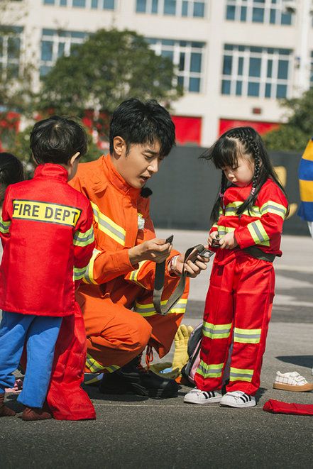 张丹峰《爱上幼儿园》教安全知识火场逃生被“忽略”