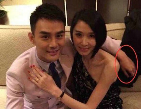 王凯的手始终"绅士"如一【1【2【3【4】
