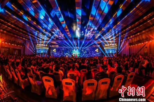 始届海南岛国际电影节开幕式现场。 电影节组委会供图 摄