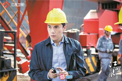 《江河水》秦昊:拍这部剧每天都有新鲜感 《江河水》秦昊:拍这部剧每天都有新鲜感