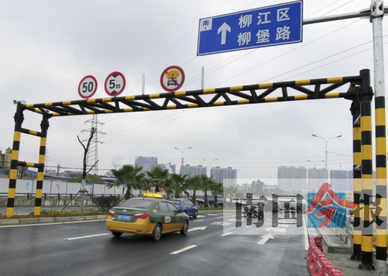 柳州南环路立交柳工大道下穿通车 双向六车道(图)