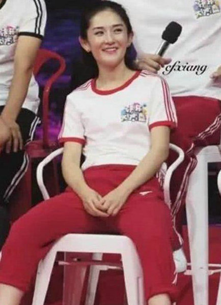 盘点女明星的坐姿:刘诗诗高贵优雅,杨幂难度高