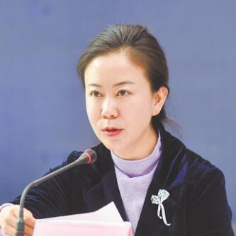 成都传媒集团党委书记,董事长 连华2018年,成都传媒集团坚定贯彻