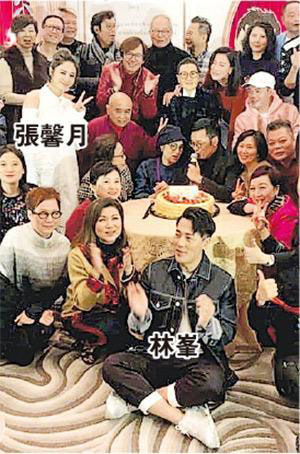 苗僑偉戚美珍開派對親吻秀恩愛慶結婚29年