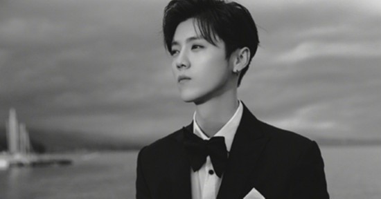 鹿晗化身霸道总裁 撩你没商量