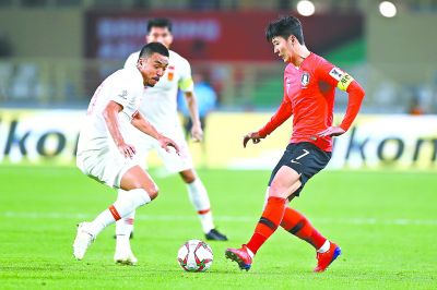 亚洲杯小组赛末轮0比2负于韩国队 国足1\/8决赛