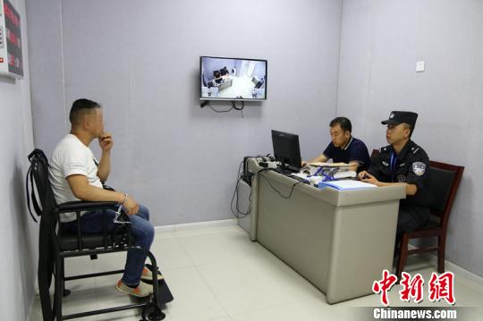 一團伙在列車上利用“斗地主”詐騙作案313起涉案42萬