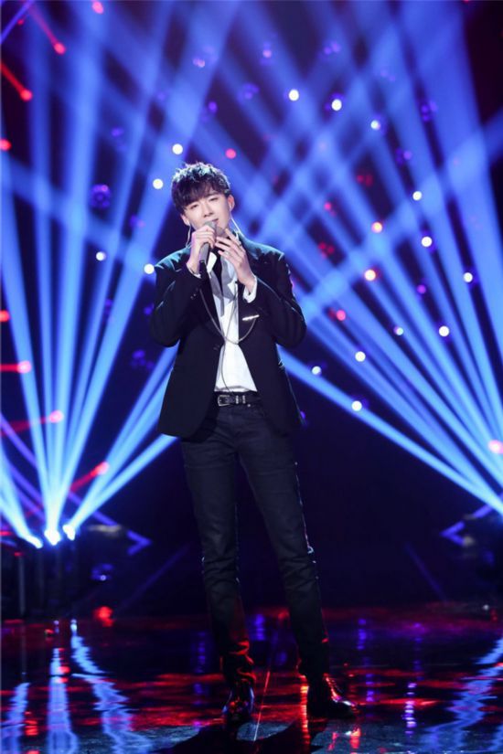 《歌手》首场踢馆赛录制结束:杨坤改编李宇春歌曲 刘宇宁被淘汰