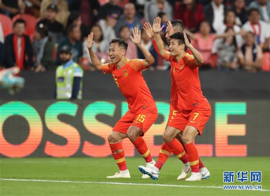 中国队0比3不敌伊朗队无缘4强 结束亚洲杯之旅