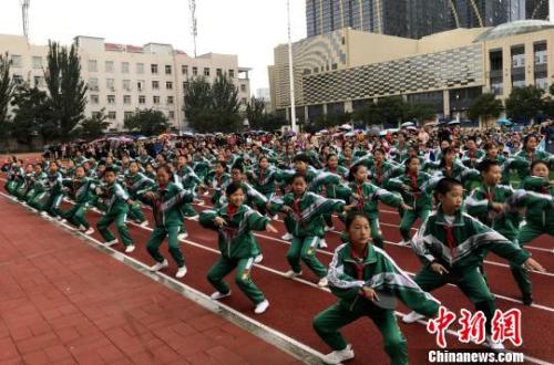 报告析中国流动人口社会融合：制度性障碍仍存在