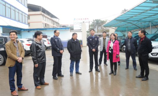 高峰林场领导节后上班第一天看望慰问干部职工