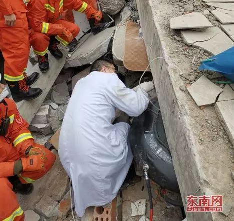 突發!福州倉山一在建民房發生倒塌!現場已救出8人!!