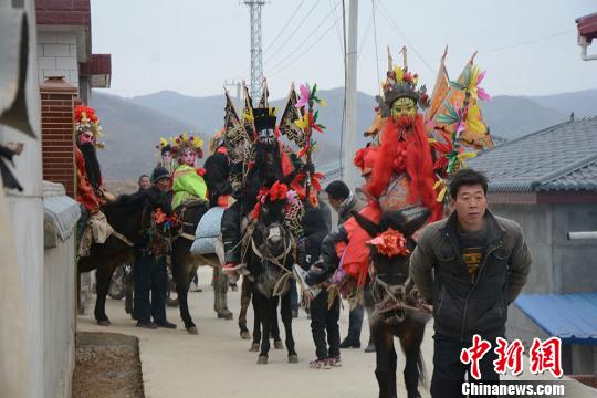 黄土高原最具年味的“一道菜”：花样社火各有滋味