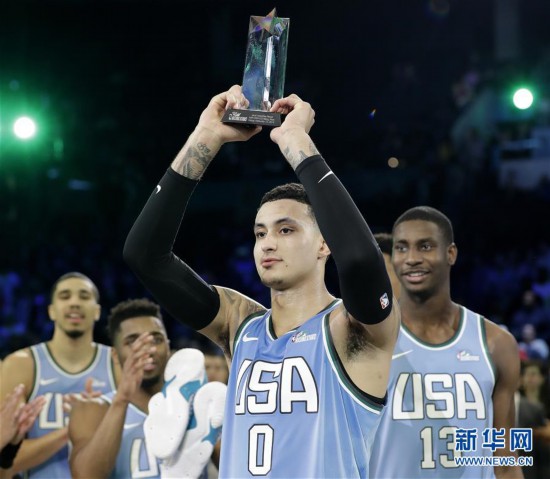 (体育)(1)篮球——NBA全明星新秀赛:美国队胜世界队