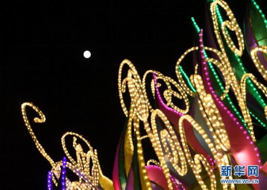 超级月亮遇佳节 元宵满月更圆满