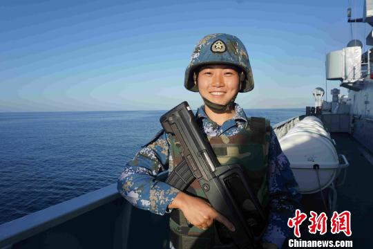 90后女兵美女候选索马里护航最美最年轻退汉北大动漫痴图片