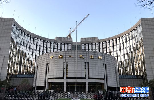 海外降息潮渐现,中国跟不跟?影响你的钱袋子